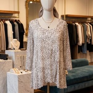 Chico's Taupe and Cream Ikat Scoop Neck Tunic